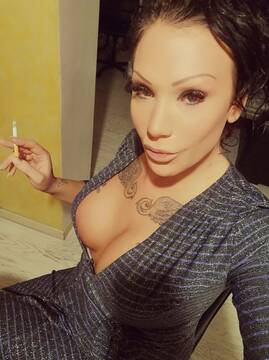 Public Photo of elektrahot