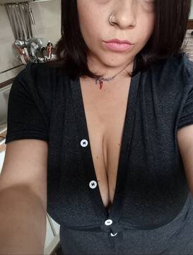 Public Photo of Hotmomy