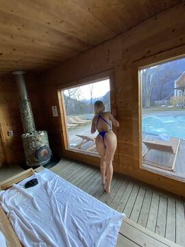 Public Photo of blondieflame