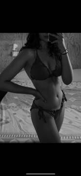 sexy b&w bikini photo