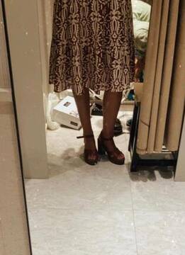 Public Photo of LadyDLegs